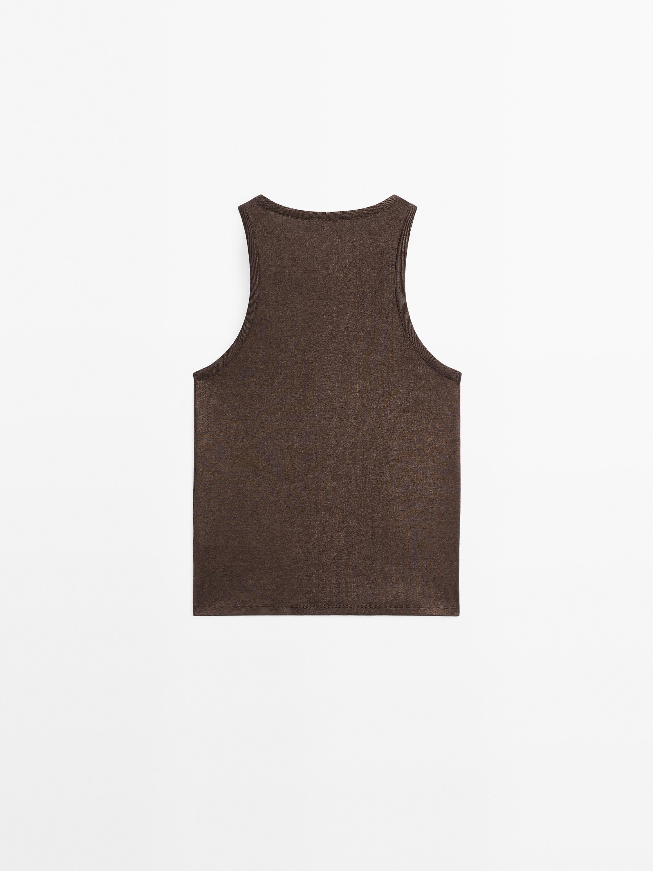 Round neck top with shimmery detail